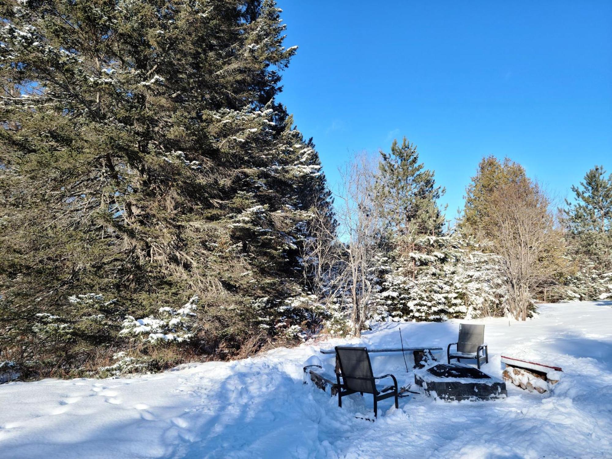 Chalets Nabu La Sacacomie - Riviere - Billard Сент-Алексис-де-Мон Экстерьер фото